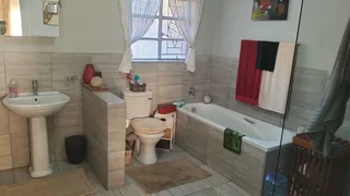 3 Bedroom House for Sale in Bayswater