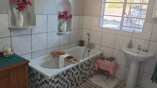 3 Bedroom House for Sale in Bayswater