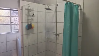 3 Bedroom House for Sale in Bayswater