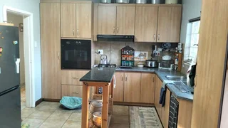 3 Bedroom House for Sale in Bayswater