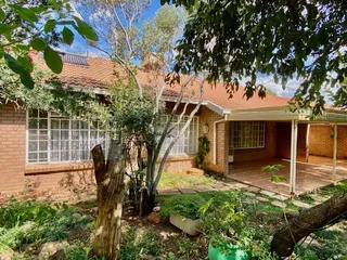 Want to retirement… then this house in Renaissance Retirement Village, Bela Bela will suit you well!