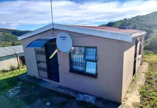 House For Sale in Reeston, East London