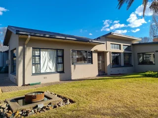 Spacious 6-BR Home: Ideal for Hosting &amp; Income!