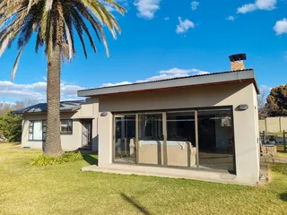 Spacious 6-BR Home: Ideal for Hosting &amp; Income!