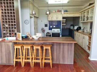 Spacious 6-BR Home: Ideal for Hosting &amp; Income!