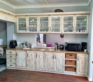 Spacious 6-BR Home: Ideal for Hosting &amp; Income!