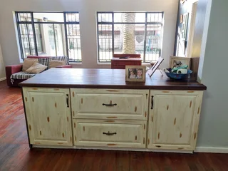 Spacious 6-BR Home: Ideal for Hosting &amp; Income!