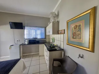 Spacious 6-BR Home: Ideal for Hosting &amp; Income!