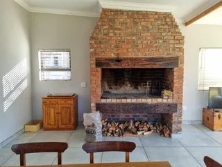 Spacious 6-BR Home: Ideal for Hosting &amp; Income!