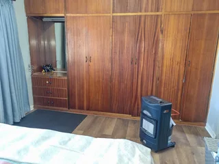 Spacious 6-BR Home: Ideal for Hosting &amp; Income!