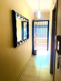 WINDERMERE HOME 3 BEDROOM 2 BATHROOM 2 PARKINGS WITH GARDEN