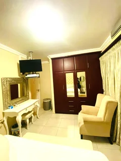 WINDERMERE HOME 3 BEDROOM 2 BATHROOM 2 PARKINGS WITH GARDEN