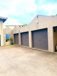 WINDERMERE HOME 3 BEDROOM 2 BATHROOM 2 PARKINGS WITH GARDEN