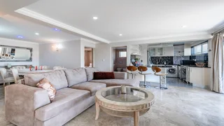 Stunning 2-Bedroom Flat with Breathtaking Views in Cape Town