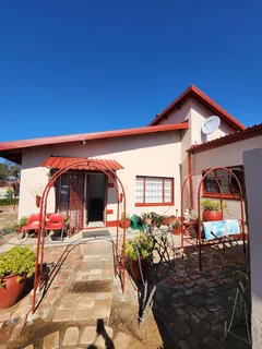Investment Opportunity or Multi-Generational Home!