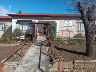 Extensive Multi-Unit Property with Full Facilities – Ideal for Investment or Specialized Use