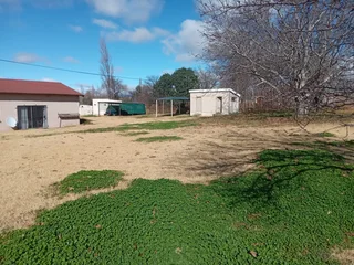 Extensive Multi-Unit Property with Full Facilities – Ideal for Investment or Specialized Use