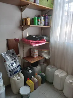 Extensive Multi-Unit Property with Full Facilities – Ideal for Investment or Specialized Use