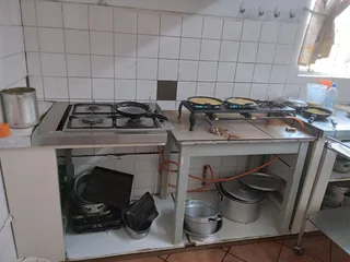 Extensive Multi-Unit Property with Full Facilities – Ideal for Investment or Specialized Use