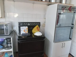 Extensive Multi-Unit Property with Full Facilities – Ideal for Investment or Specialized Use