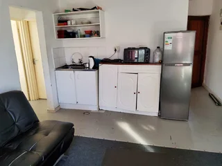 **Charming 3-Bedroom Flat in Secure, Family-Friendly Complex**