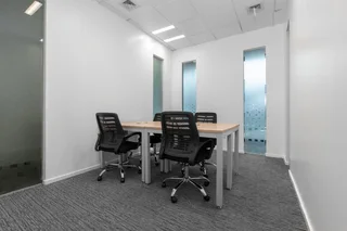 Find a dedicated desk in Regus Silver Lakes