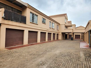 2 Bedroom Apartment For Sale in Wonderboom South