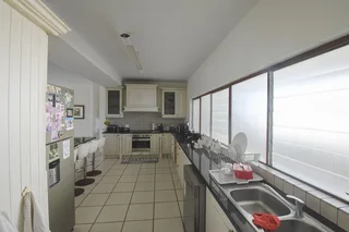 Three bedroom apartment with breathtaking Sea views and direct access to the beach -Umhlanga Rocks