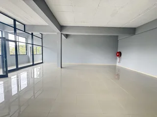 Prime First-Floor Retail Space in Avoca