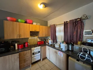 Contemporary Two-Bedroom Apartment in Prime Location