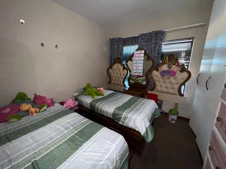 Contemporary Two-Bedroom Apartment in Prime Location