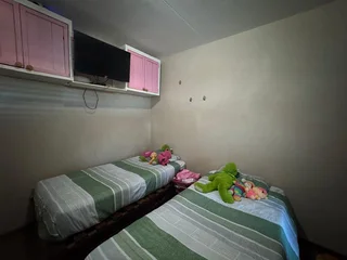 Contemporary Two-Bedroom Apartment in Prime Location