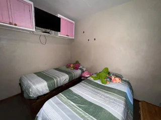 Contemporary Two-Bedroom Apartment in Prime Location