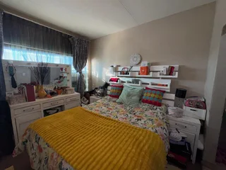 Contemporary Two-Bedroom Apartment in Prime Location