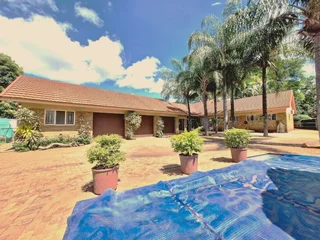 IMMACULATE SPACIOUS 5 BEDROOM HOUSE IN NABOOMSPRUIT