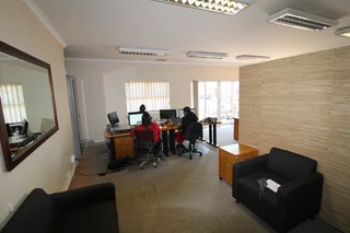 OFFICE FOR SALE - MT EDGECOMBE KINGFISHER OFFICE PARK