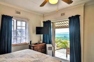 Mordern 3 Bedroom Duplex with stunning sea and river views.