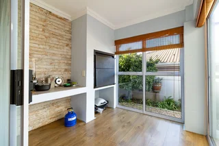 SINGLE-LEVEL FAMILY HOME – SURPRISINGLY SPACIOUS