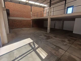 WAREHOUSE IN CORNUBIA