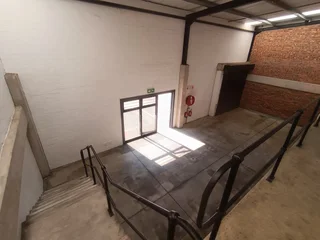 WAREHOUSE IN CORNUBIA