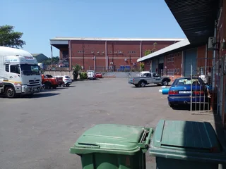 Spacious Warehouse in Briardene