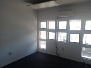 Spacious Warehouse in Briardene