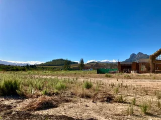 Beautiful well positioned 835 sqm plot in a desirable, quiet road in Mount Vernon Estate