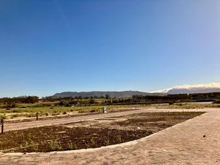 Beautiful well positioned 835 sqm plot in a desirable, quiet road in Mount Vernon Estate