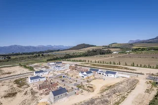 Beautiful well positioned 835 sqm plot in a desirable, quiet road in Mount Vernon Estate