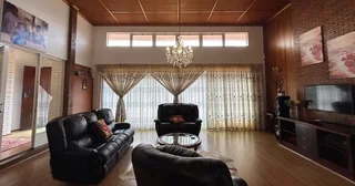 Exceptional Six-Bedroom Family Home with Self-Contained Flat in Sought-After Location**  Nestled ...