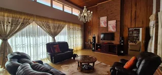 Exceptional Six-Bedroom Family Home with Self-Contained Flat in Sought-After Location**  Nestled ...