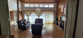 Exceptional Six-Bedroom Family Home with Self-Contained Flat in Sought-After Location**  Nestled ...