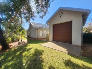 Spacious &amp; Elegant 4-Bedroom Family Home in Hillcrest Location