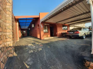 Freestanding 3 Beds with storage garage in Cardham, Phoenix FOR SALE